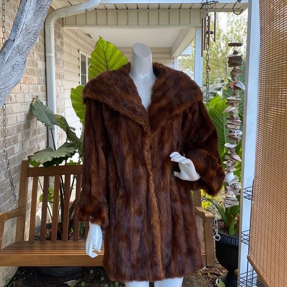 COPY - 35” Length Larg Collar, Cuffed Sleeve Mink Jacket - Picture 3 of 16